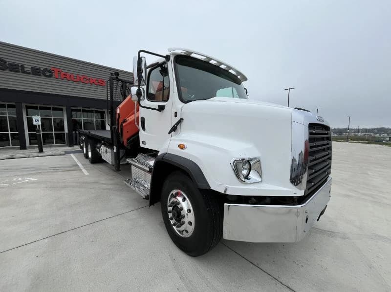 2018 Freightliner 114SD — photo 2