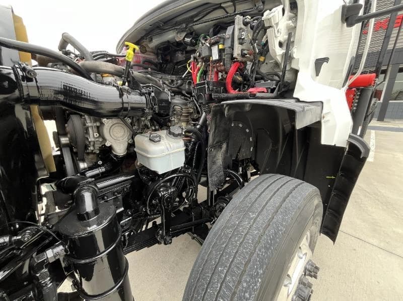 2018 Freightliner 114SD — photo 10