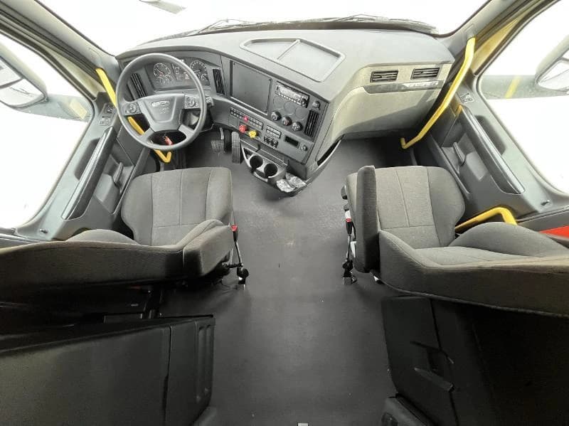 2026 Freightliner Cascadia — photo 27