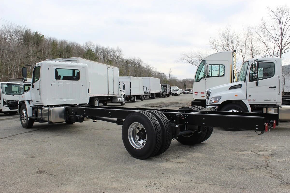 2025 Hino L6 — photo 5