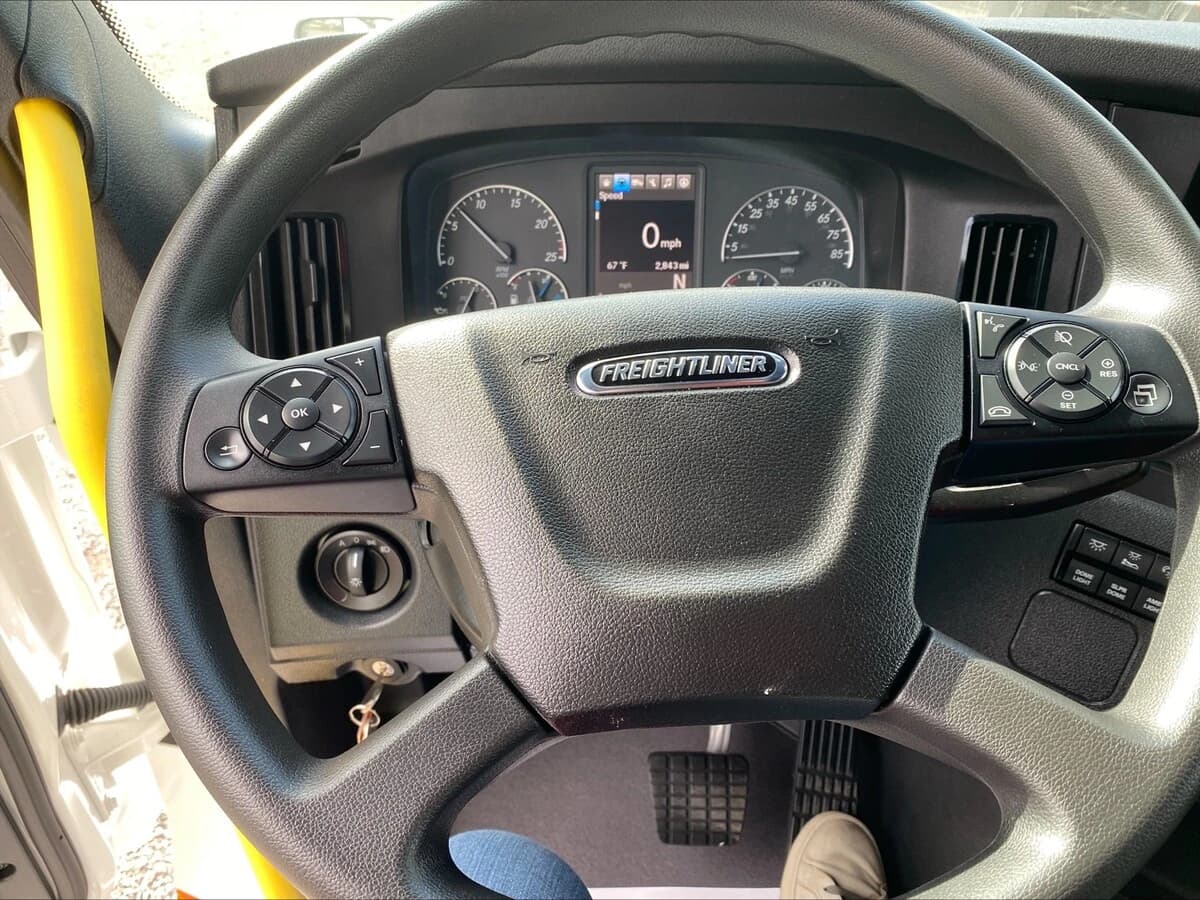 2026 Freightliner Cascadia — photo 18