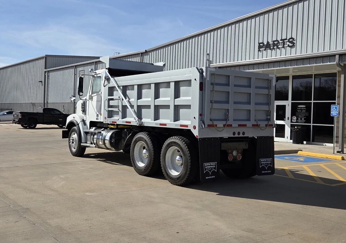 2021 Freightliner 122SD — photo 7