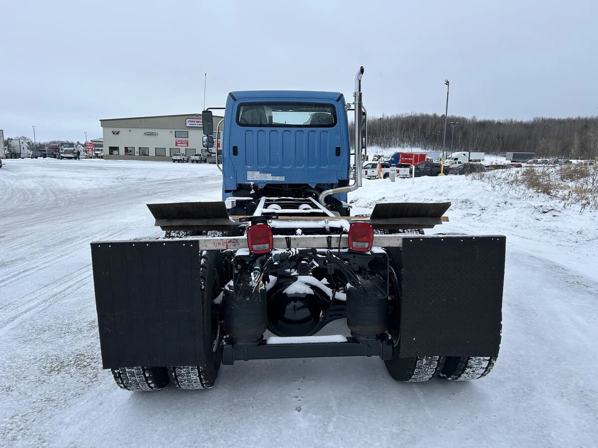 2025 Freightliner M2 106 — photo 6