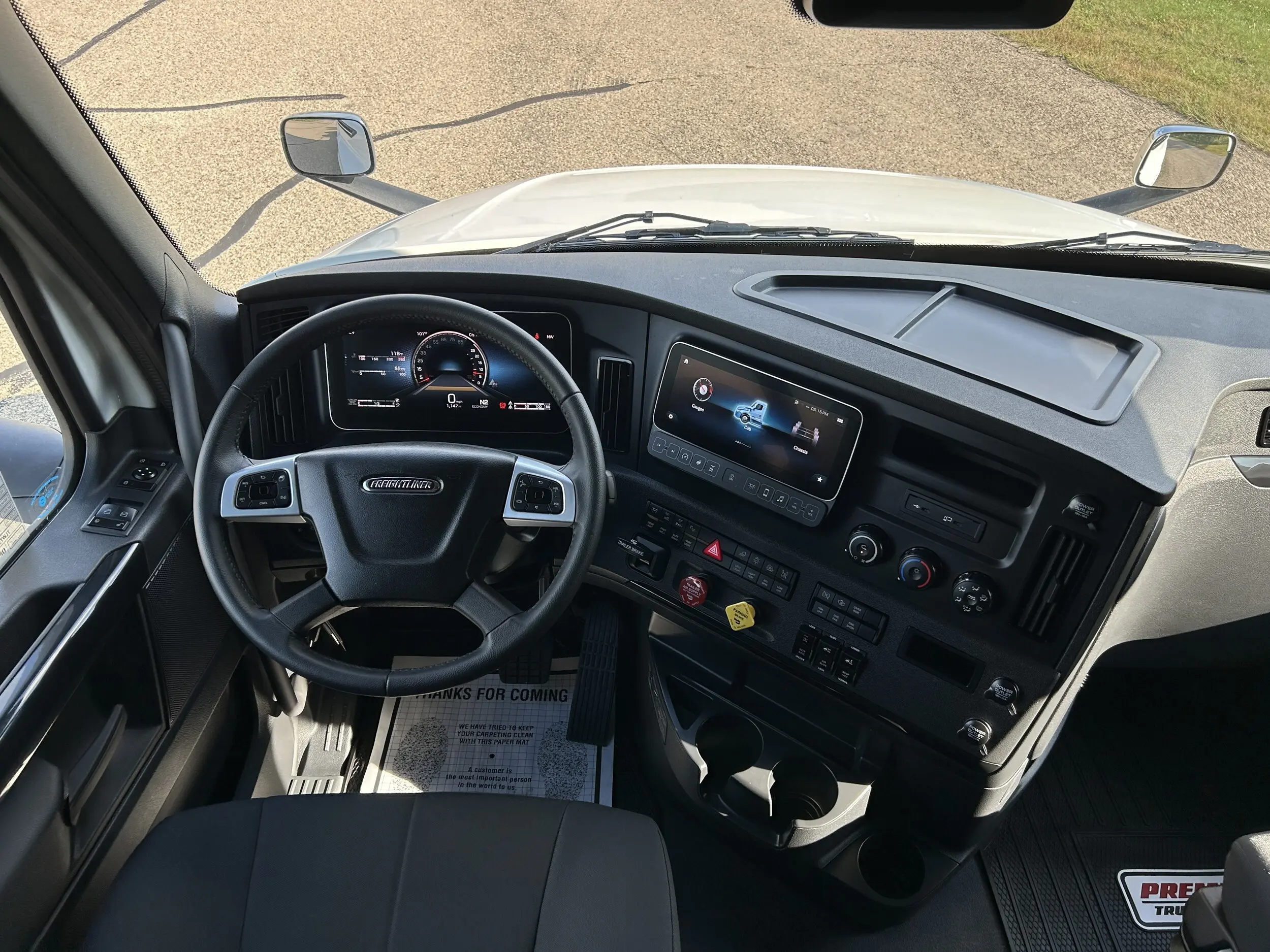 2026 Freightliner Cascadia — photo 10
