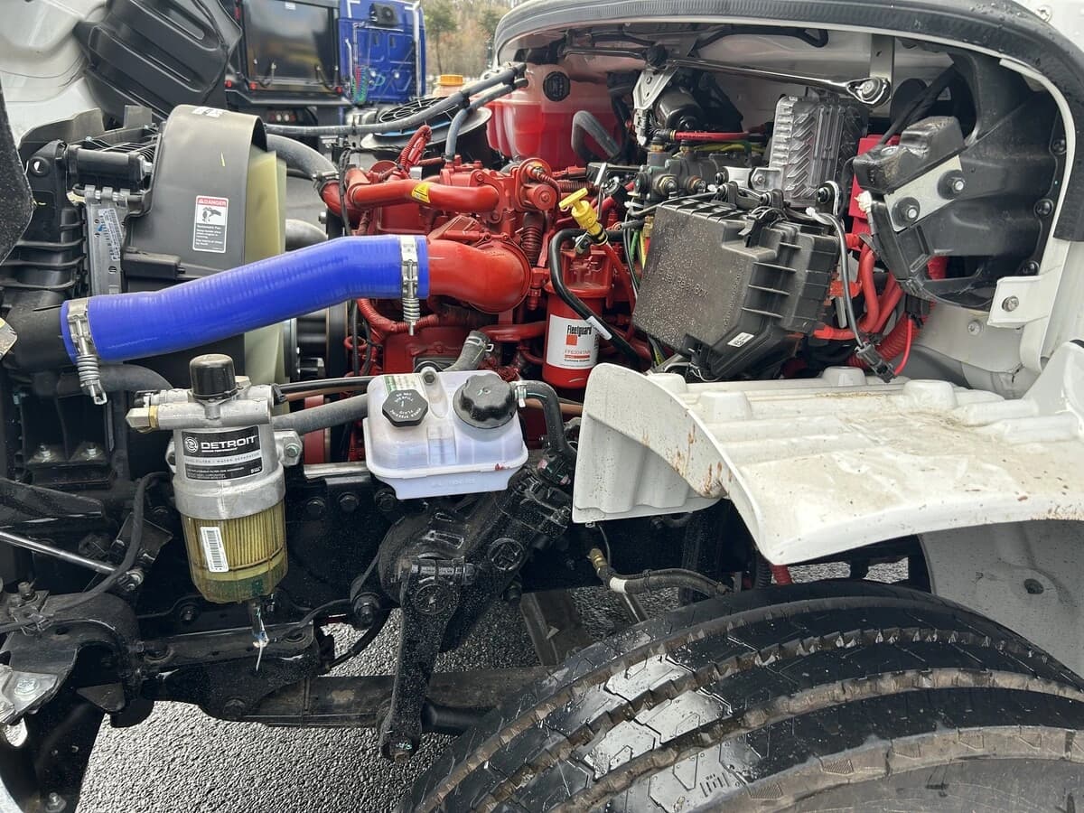 2026 Freightliner M2 106 — photo 9