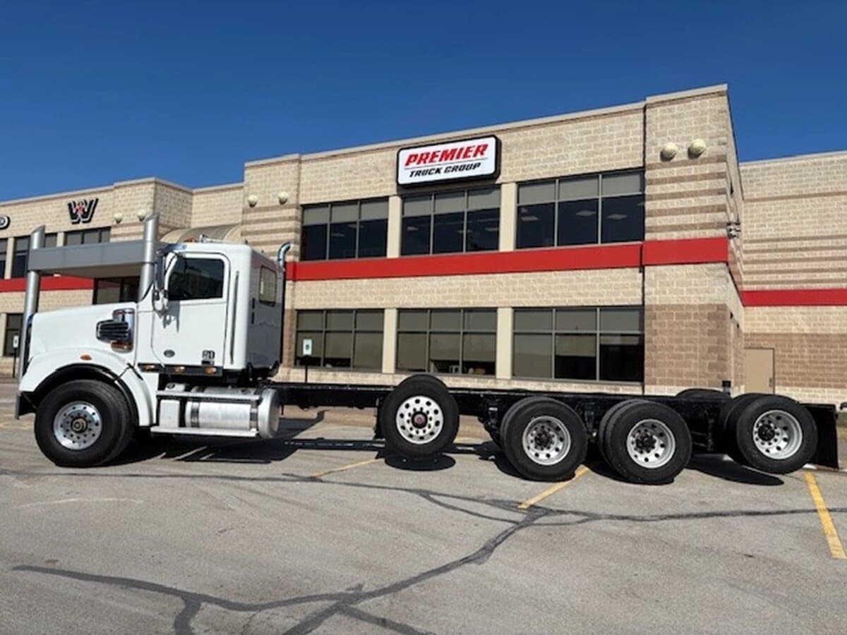2021 Freightliner 122SD — photo 8