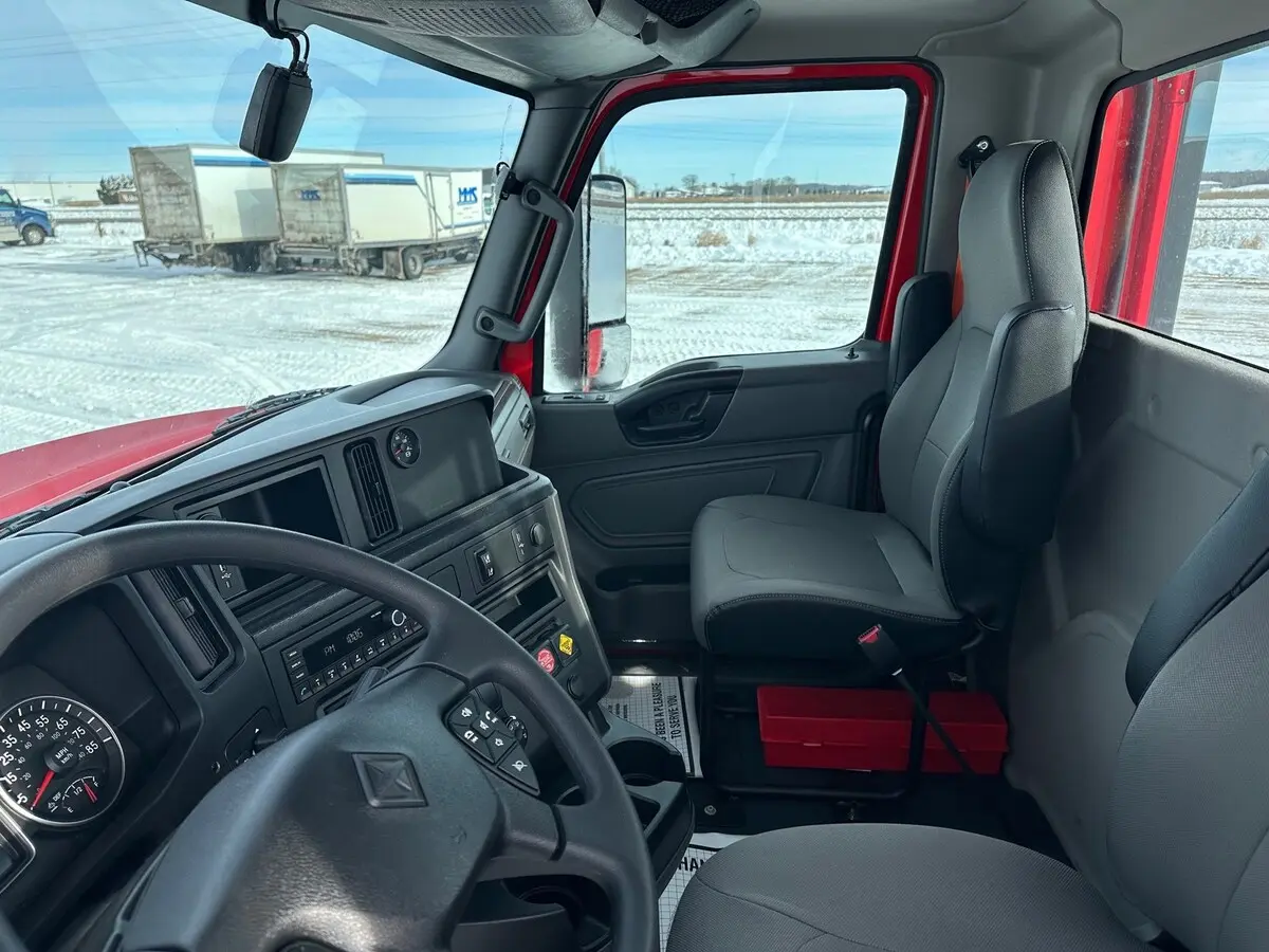 2026 International LT — photo 7