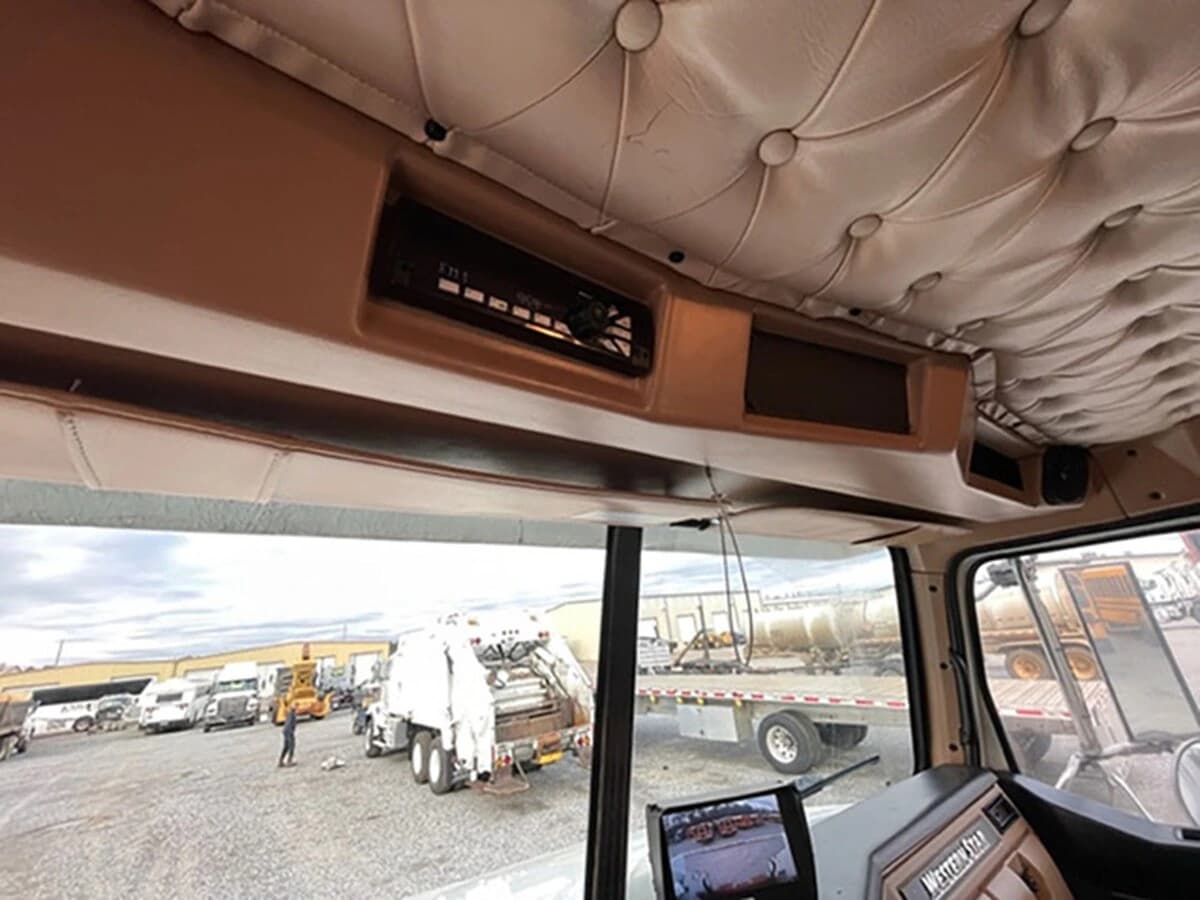 2020 Western Star 4700 — photo 33