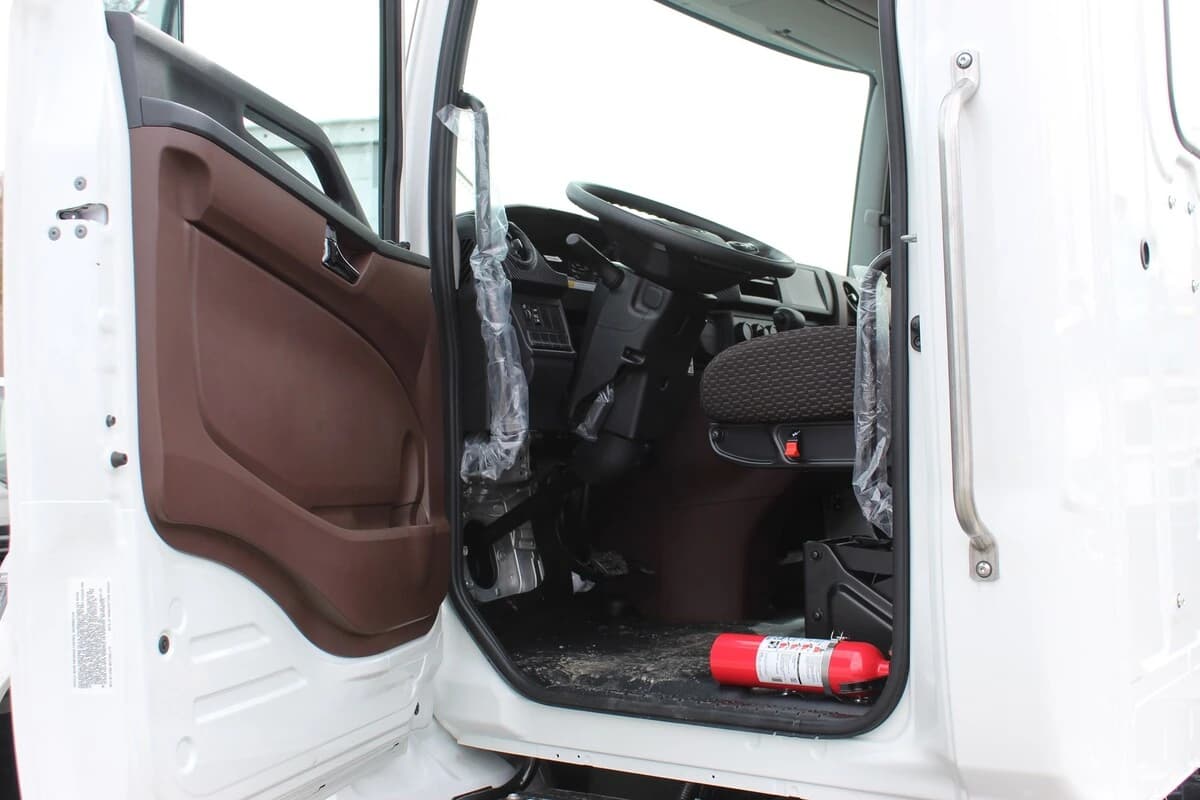 2024 Hino L6 — photo 7