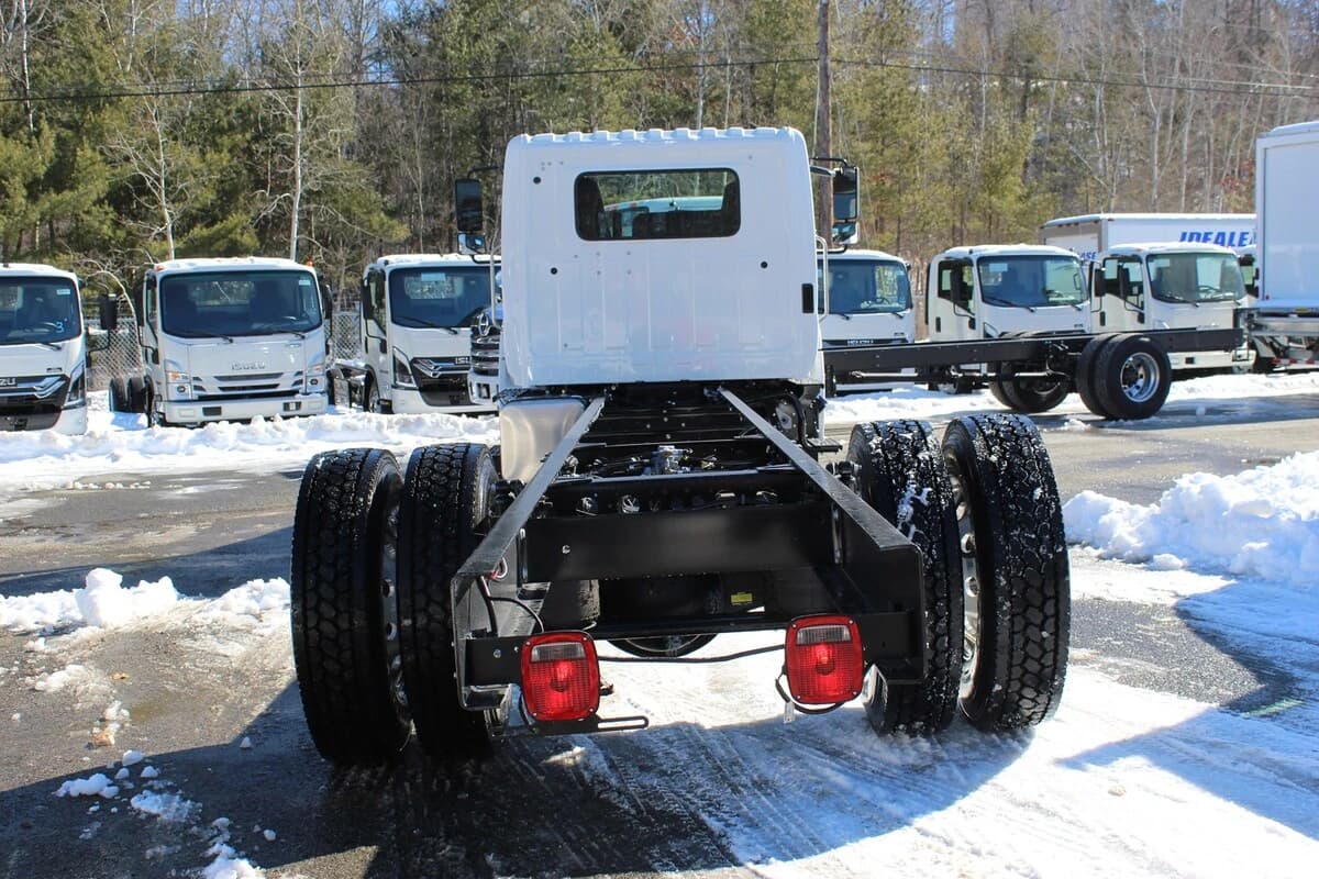 2025 Hino L6 — photo 5