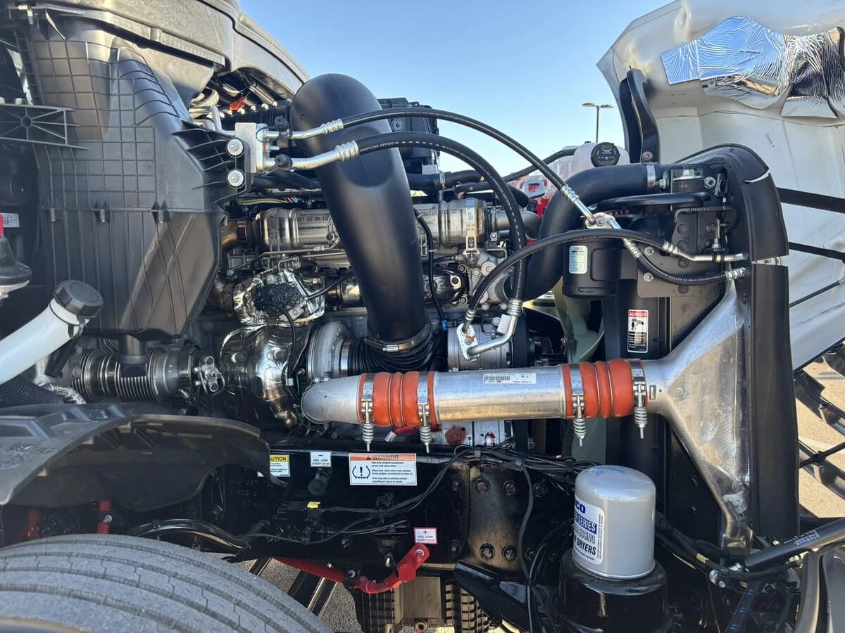 2026 Freightliner Cascadia — photo 18