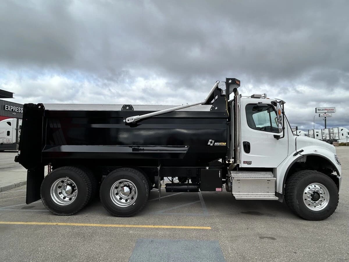 2026 Freightliner M2 106 — photo 4