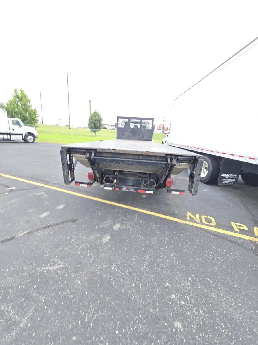 2017 International 4300 — photo 6