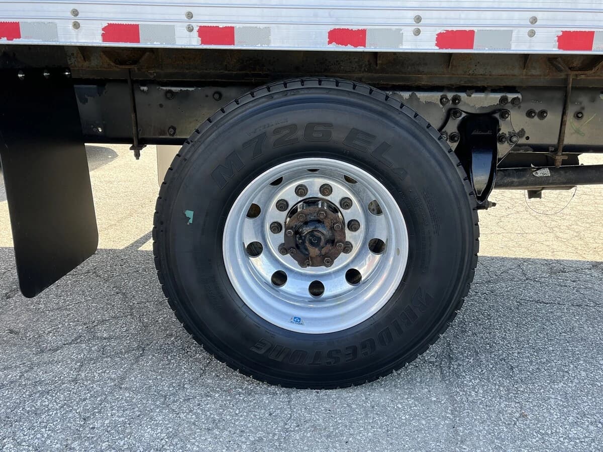 2019 Freightliner M2 106 — photo 8