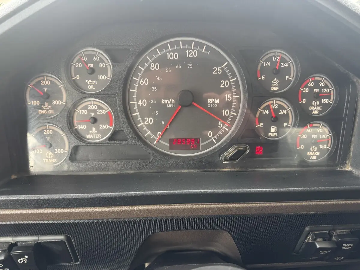 2018 International HX — photo 25