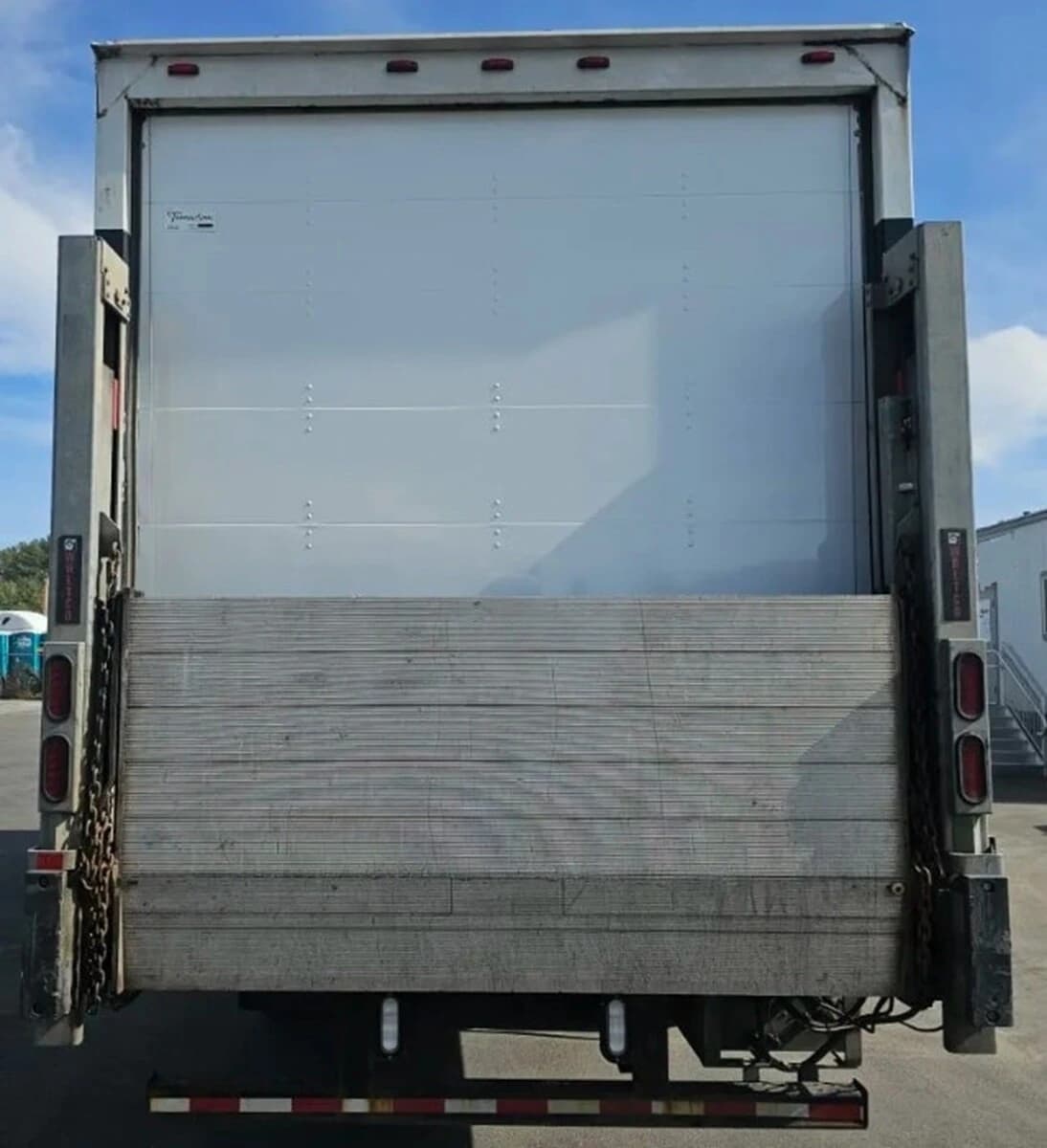 2019 Freightliner M2 106 — photo 5