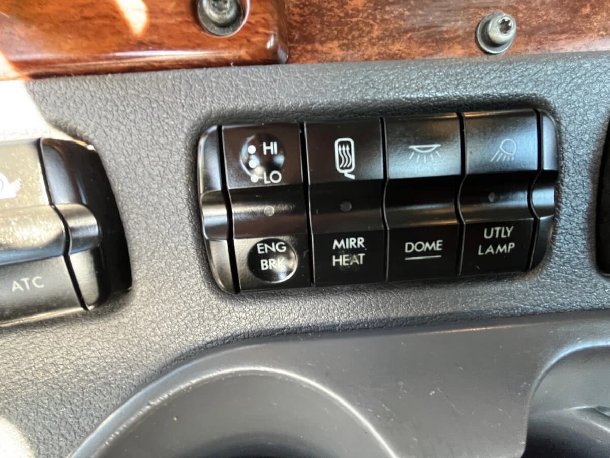 2012 Freightliner Cascadia — photo 26