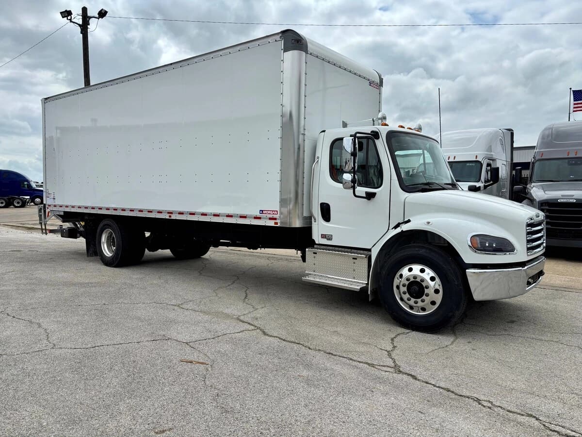 2027 Freightliner M2 106 — photo 2
