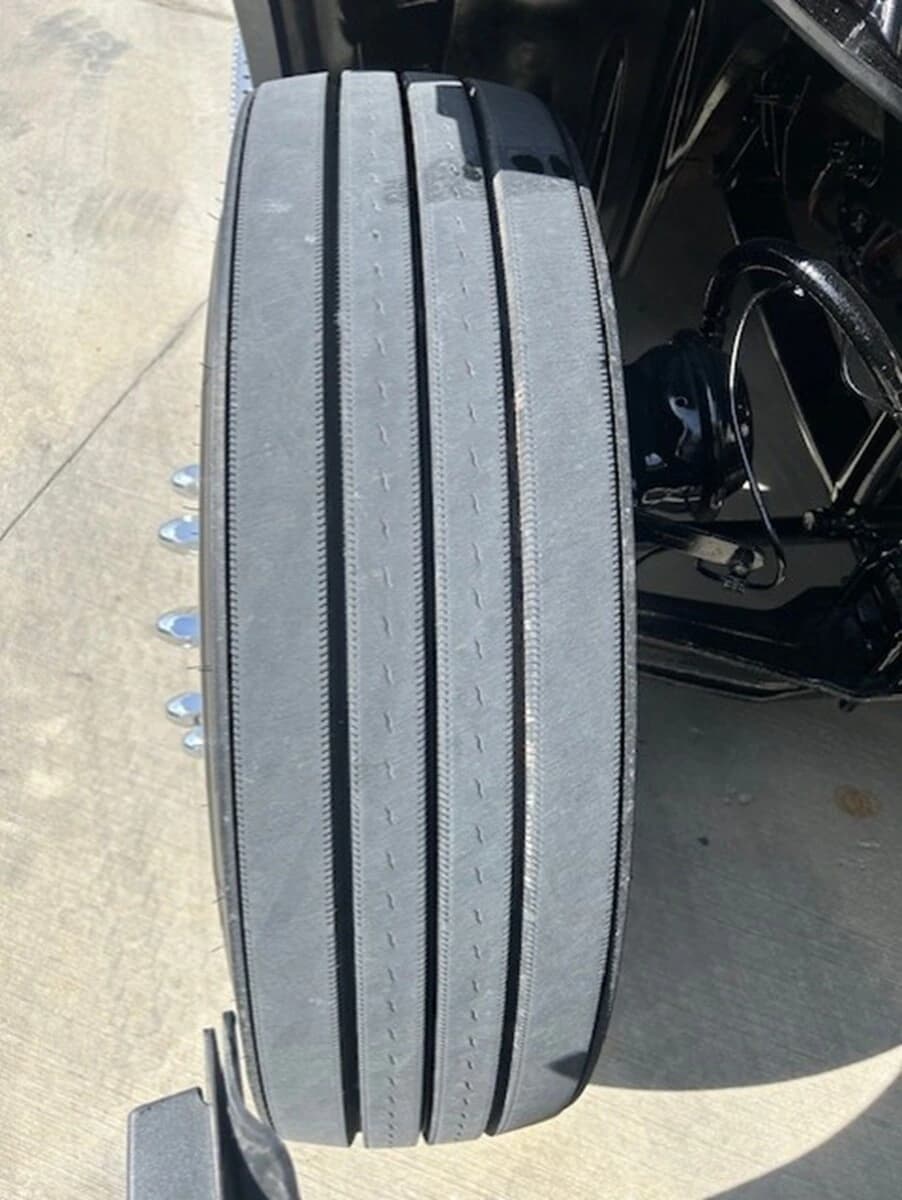 2024 Freightliner Cascadia — photo 11