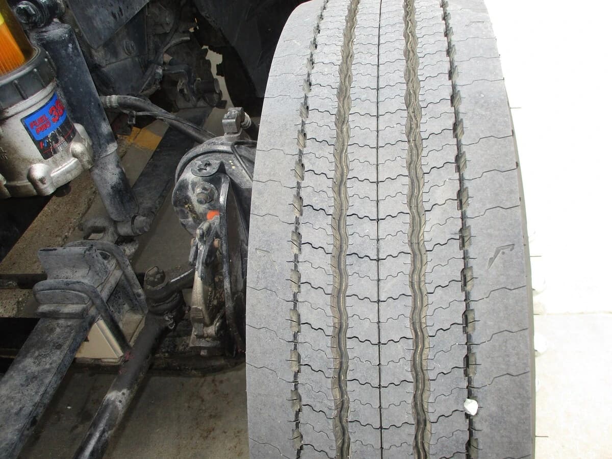 2019 International LT — photo 8