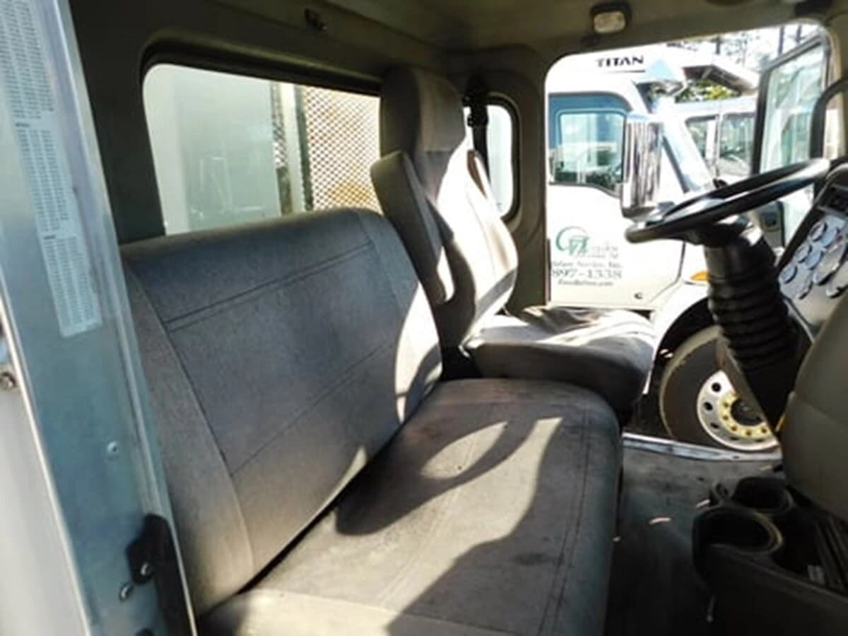 2020 Kenworth T370 — photo 14