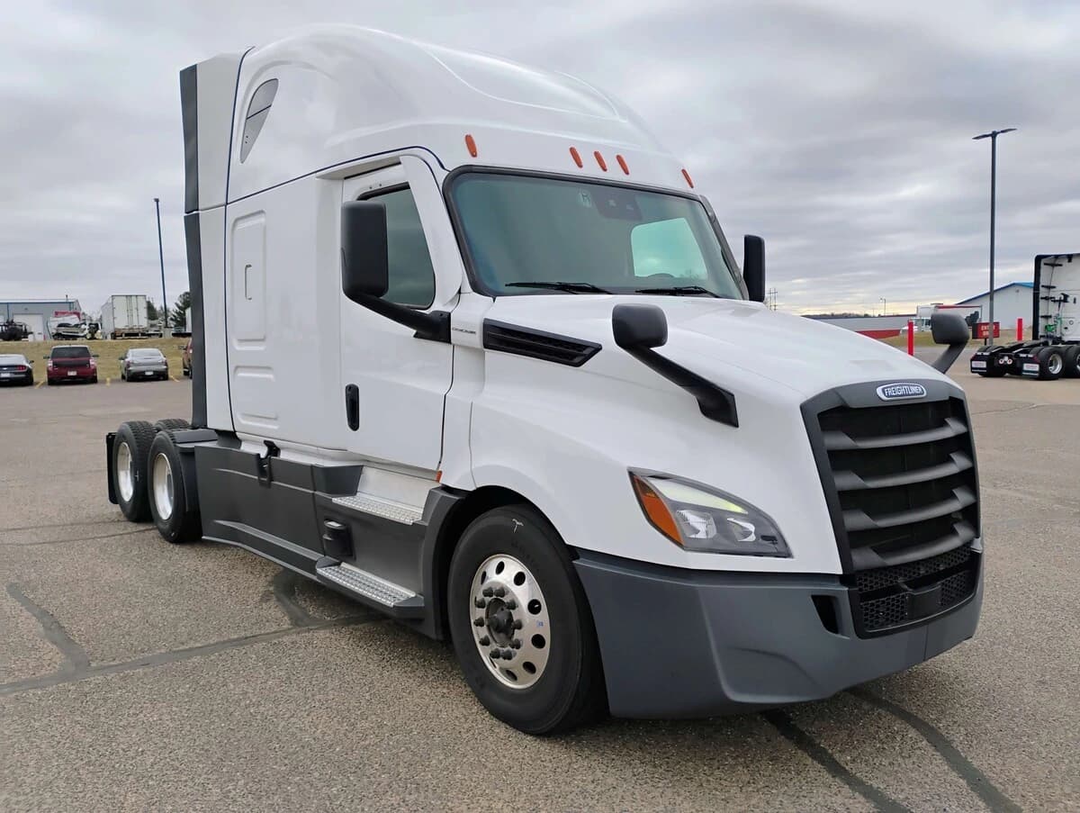 2024 Freightliner Cascadia — photo 3