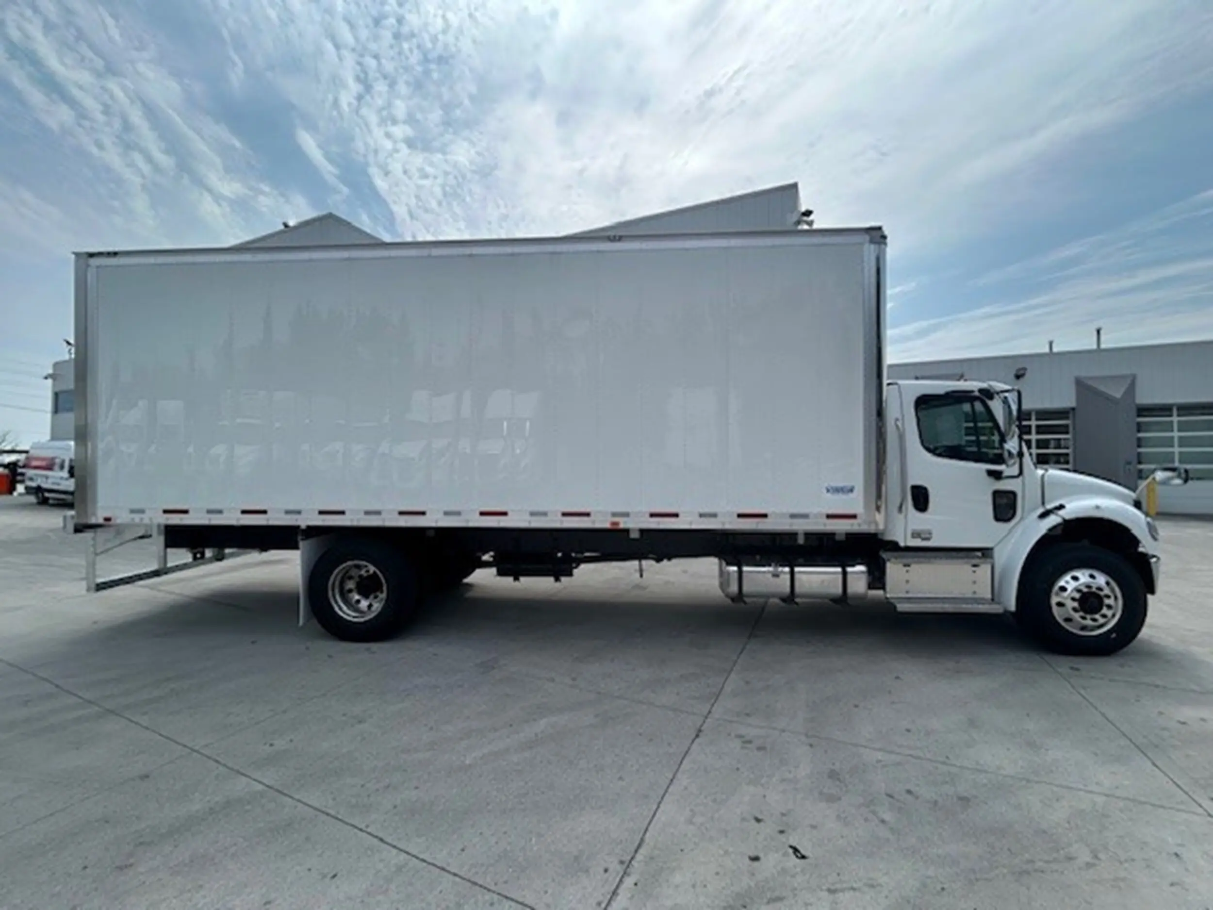 2026 Freightliner M2 106 — photo 8