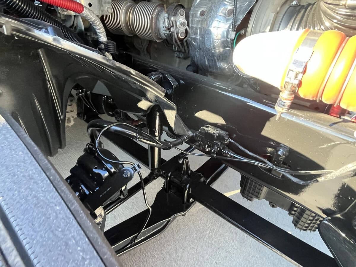 2023 Freightliner Cascadia — photo 13