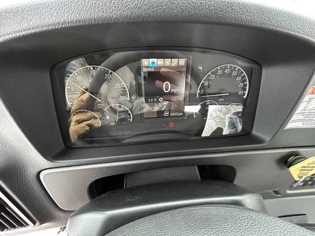 2025 Freightliner M2 106 — photo 12