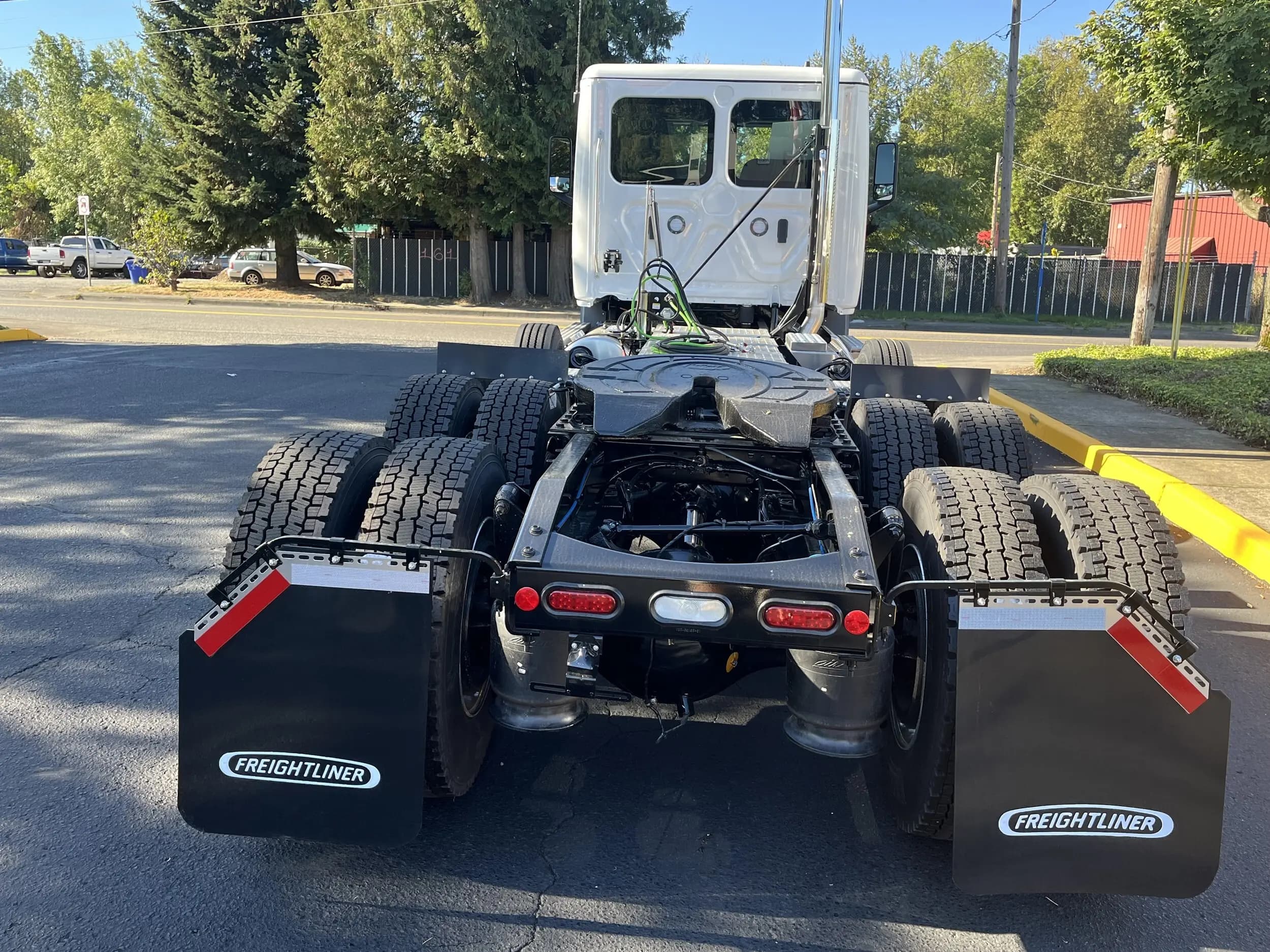 2025 Freightliner Cascadia — photo 5