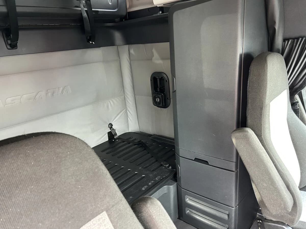 2021 Freightliner Cascadia — photo 7