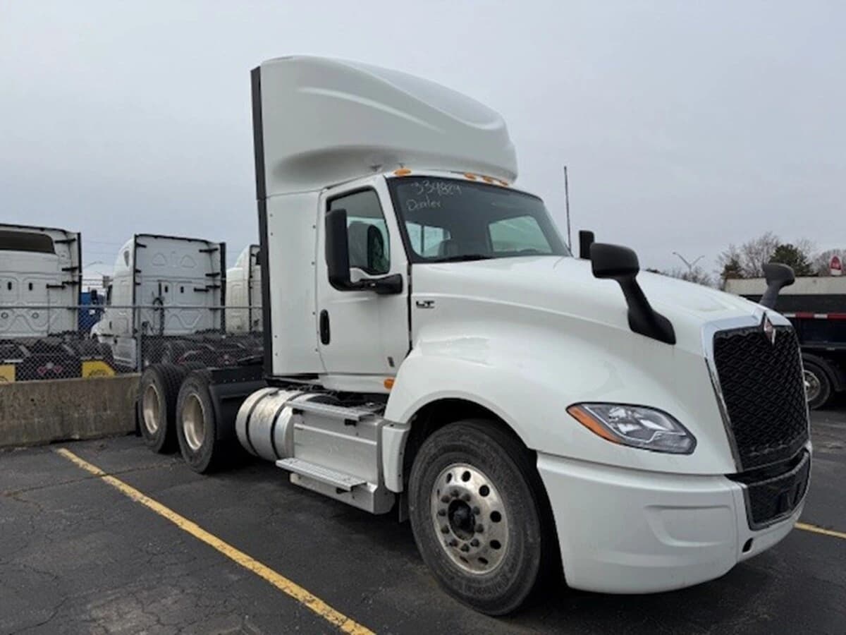 2025 International LT — photo 4