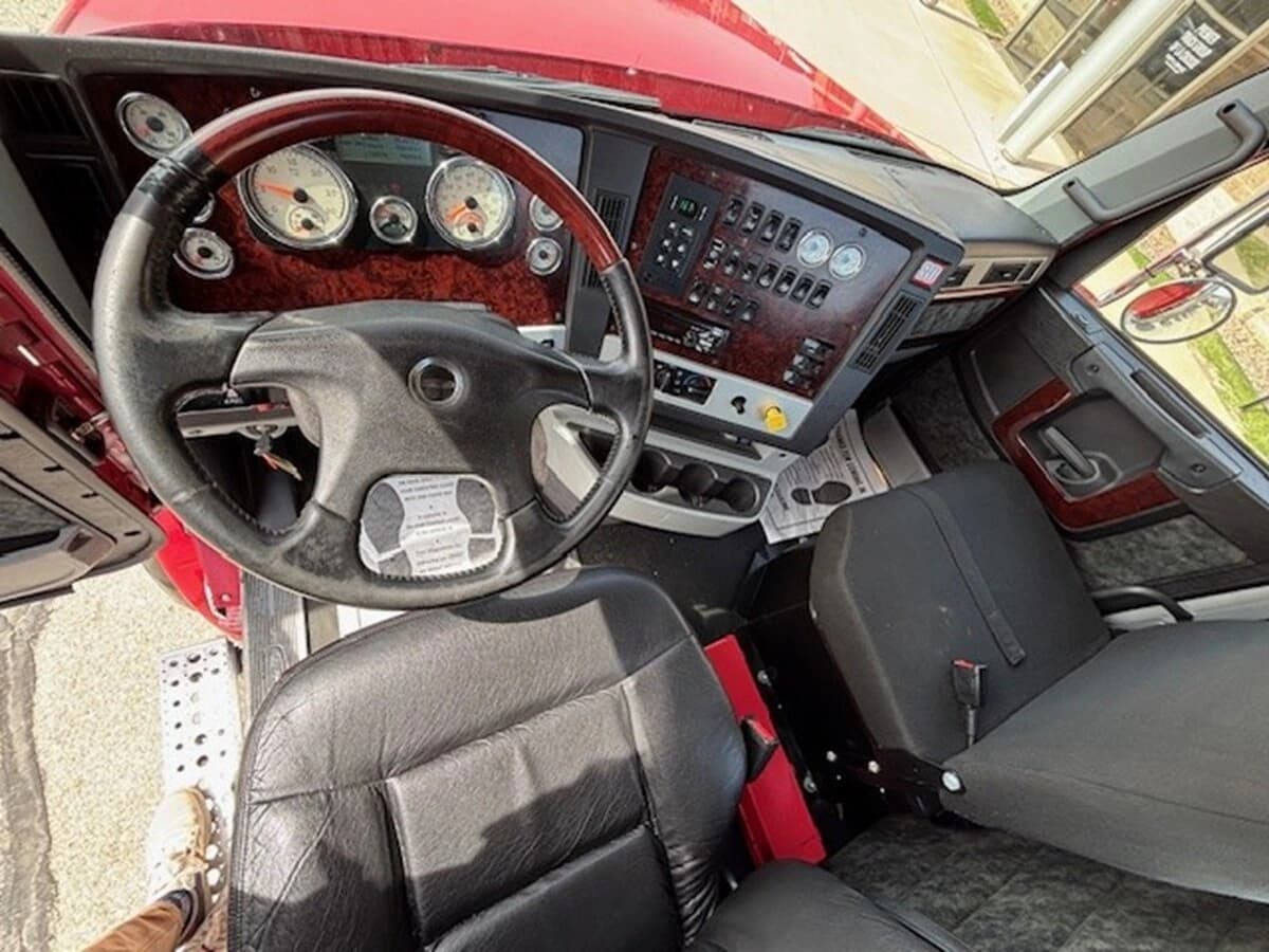 2021 Freightliner 122SD — photo 17