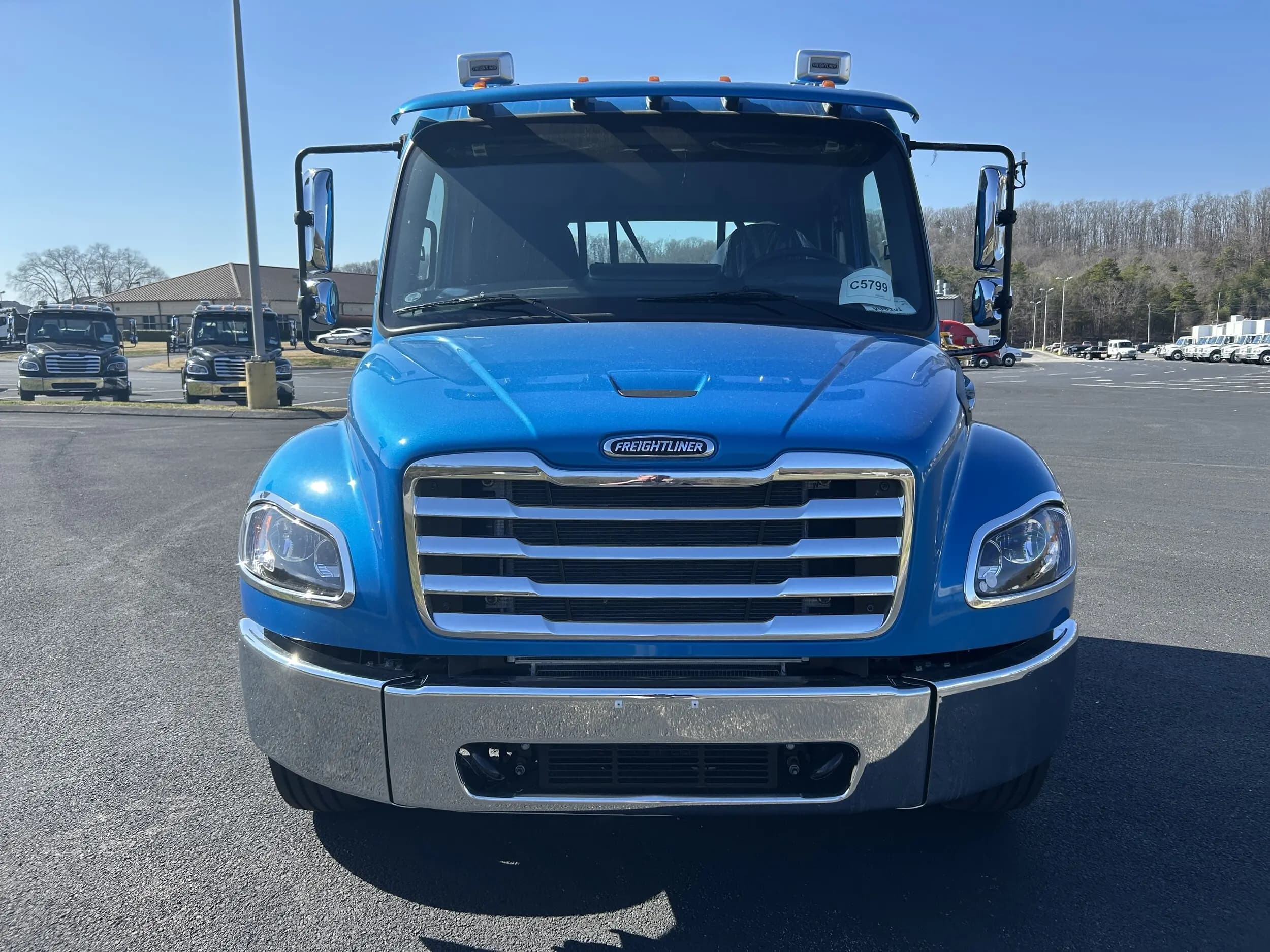 2025 Freightliner M2 106 — photo 7