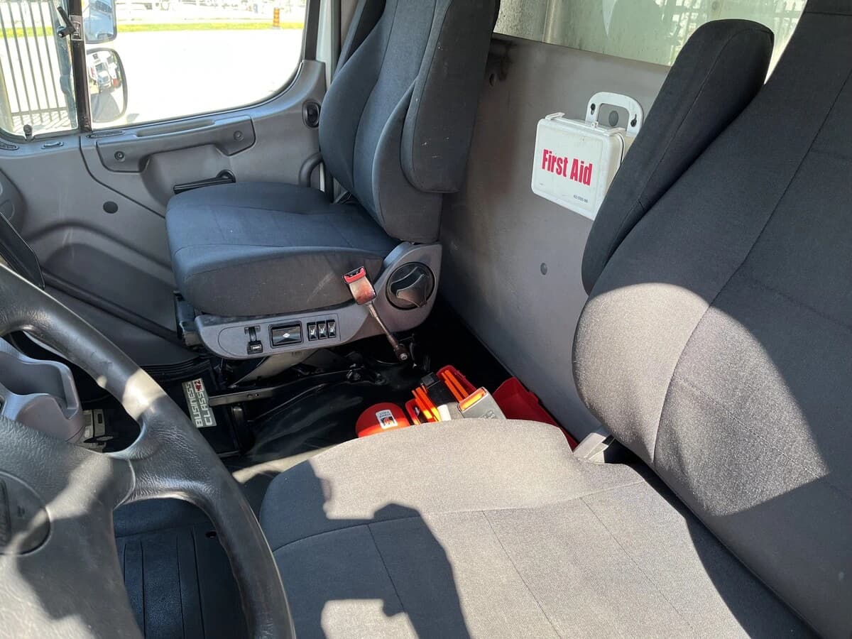 2019 Freightliner M2 106 — photo 20