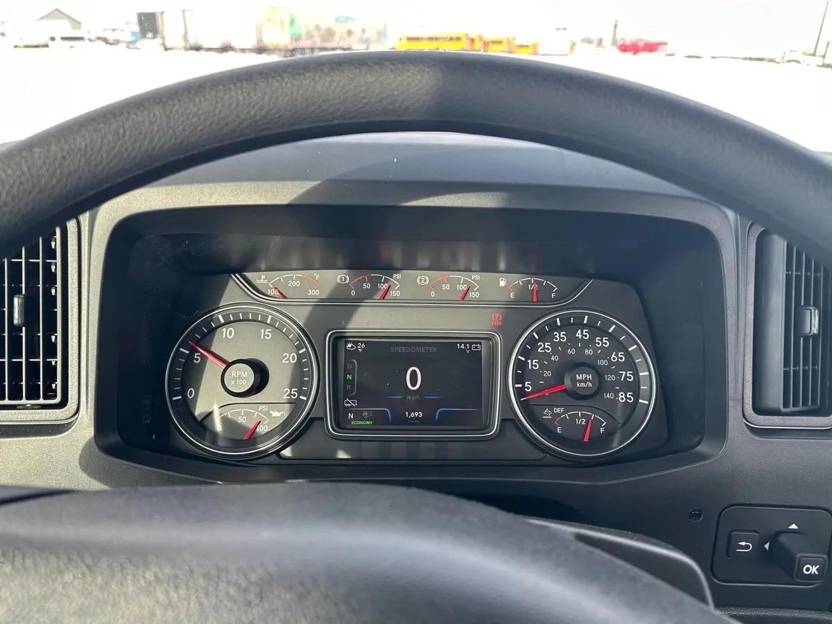 2026 International LT — photo 5