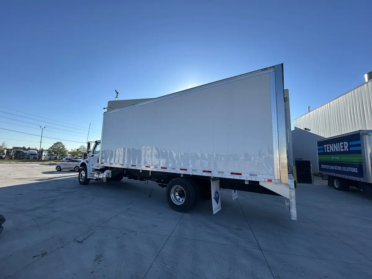 2026 Freightliner M2 106 — photo 3