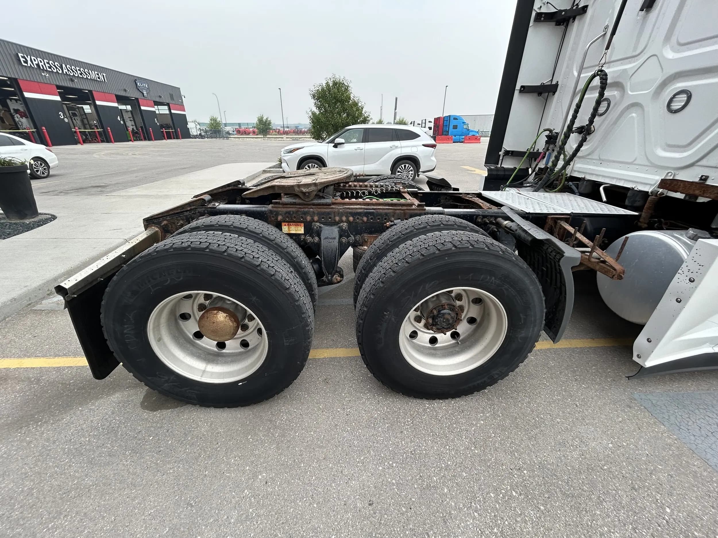 2021 Freightliner Cascadia — photo 7