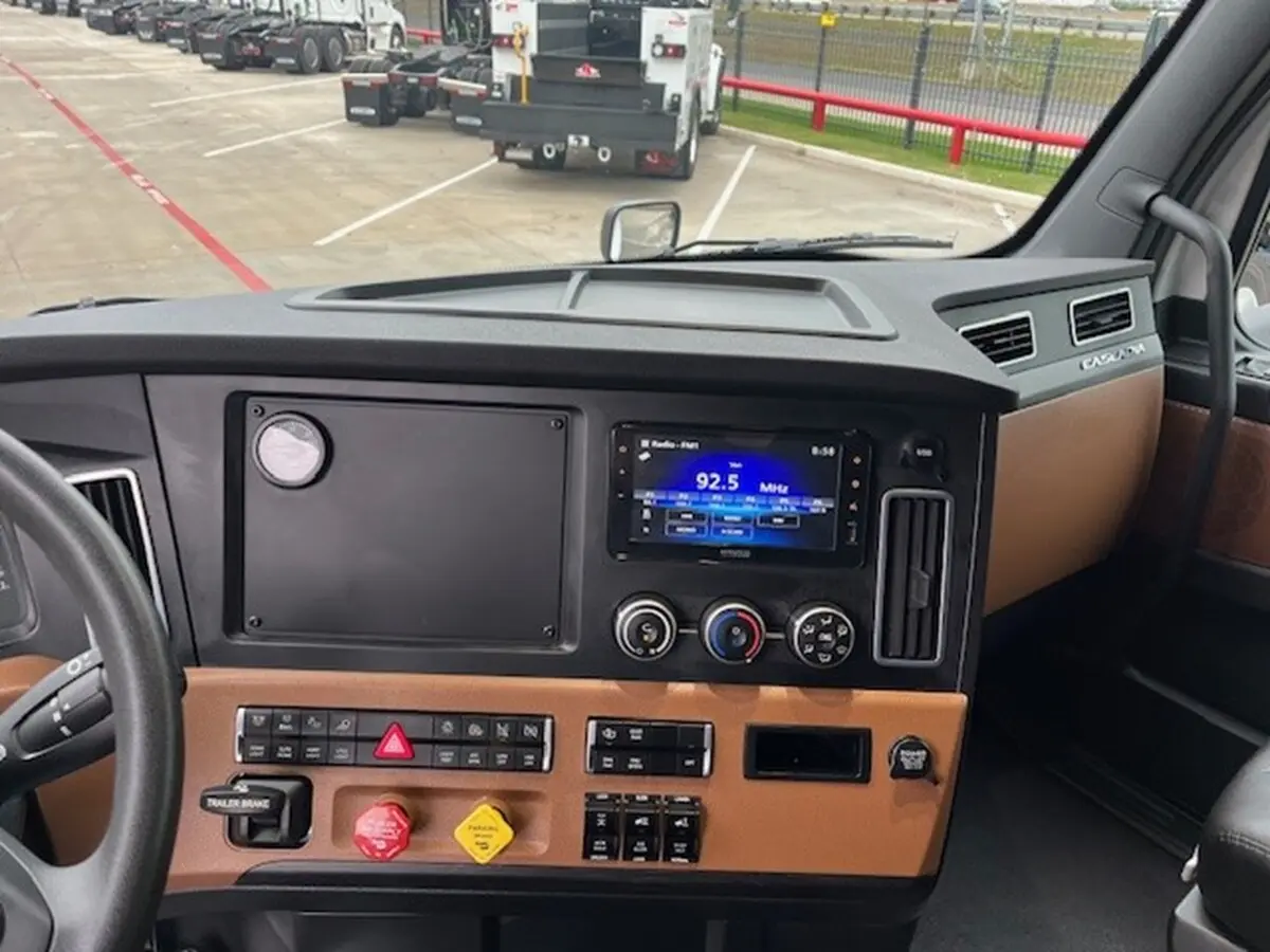 2026 Freightliner Cascadia — photo 10