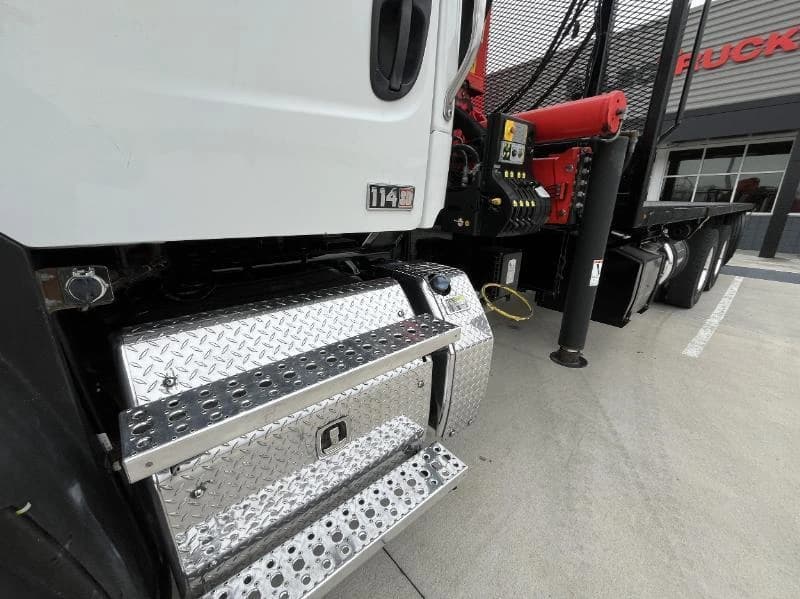 2018 Freightliner 114SD — photo 14