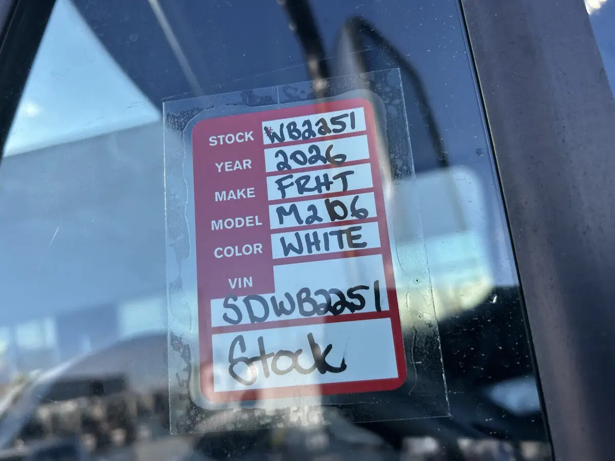 2025 Freightliner M2 106 — photo 14