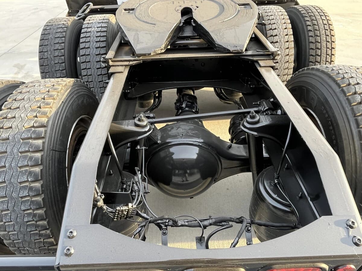 2023 Peterbilt 579 — photo 6