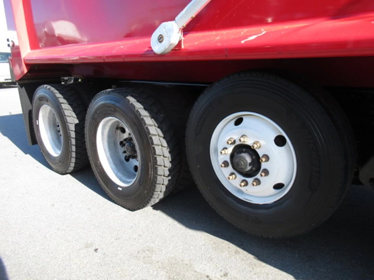 2022 Peterbilt 567 — photo 12