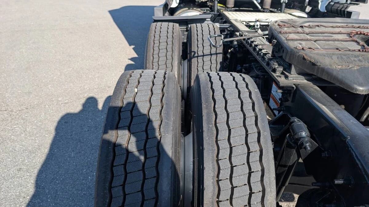 2026 Freightliner Cascadia — photo 9