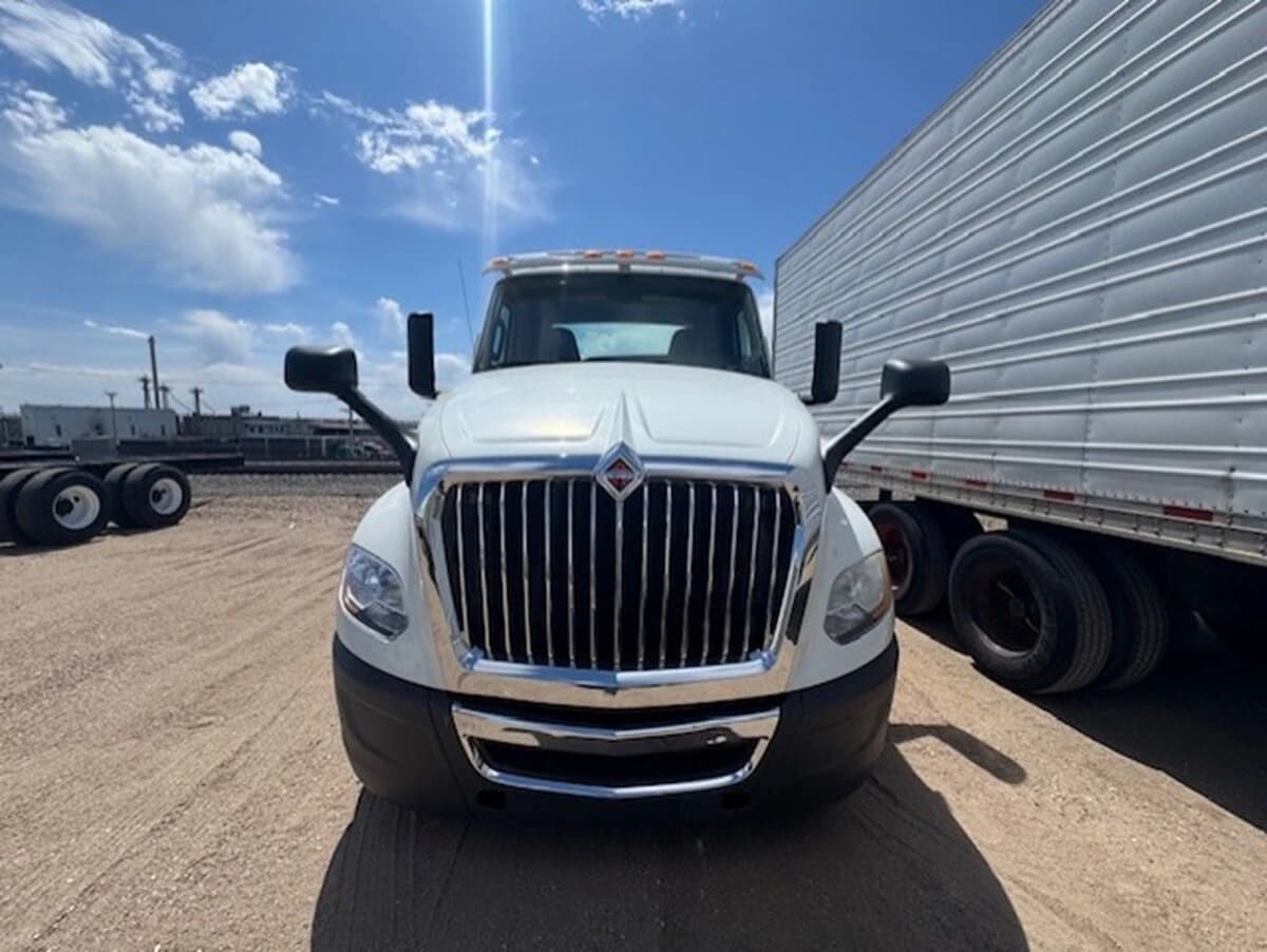 2019 International LT — photo 2