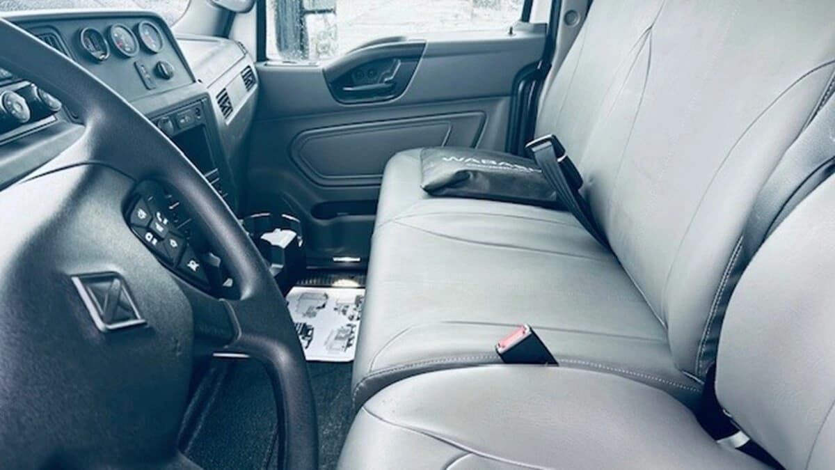 2025 International MV — photo 6