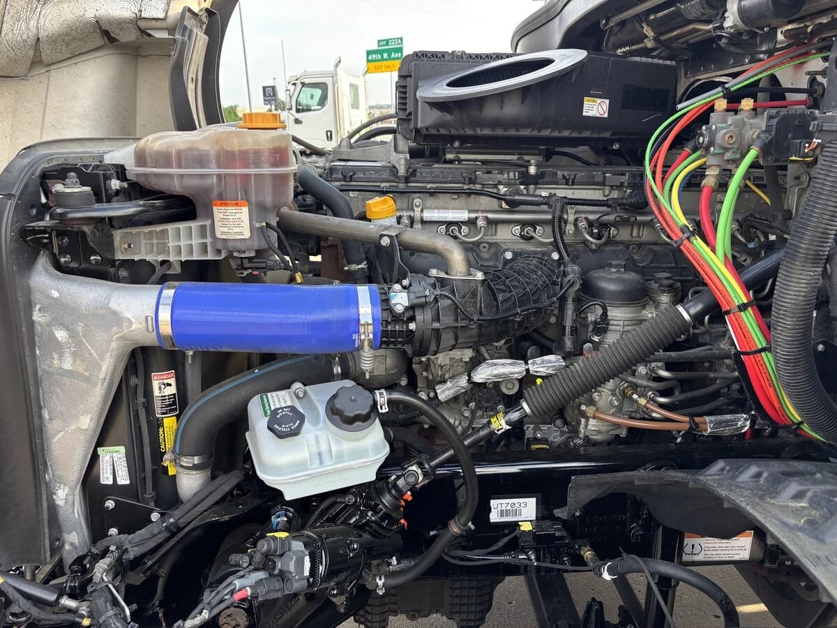 2024 Freightliner Cascadia — photo 27