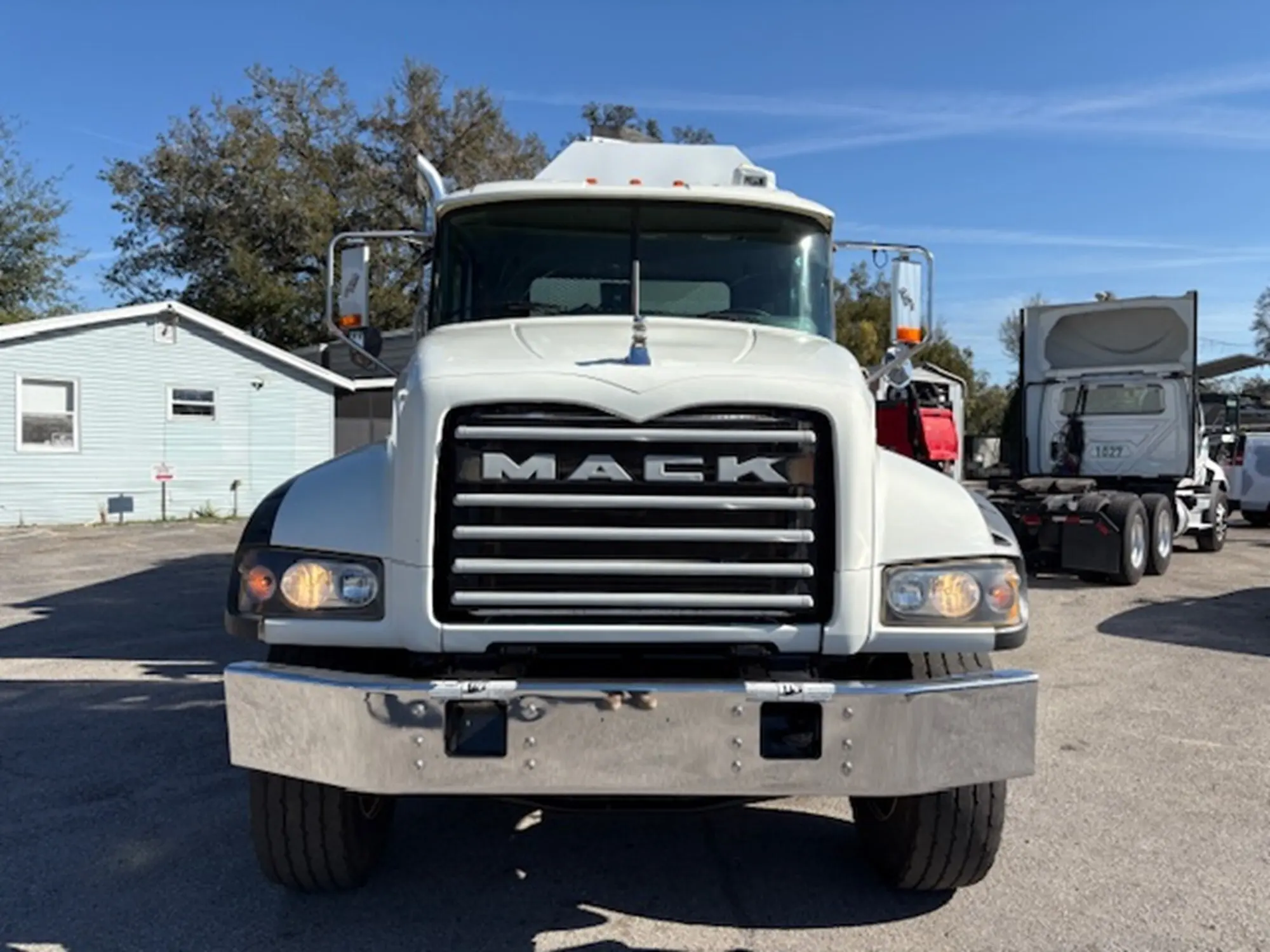 2016 Mack Granite — photo 2
