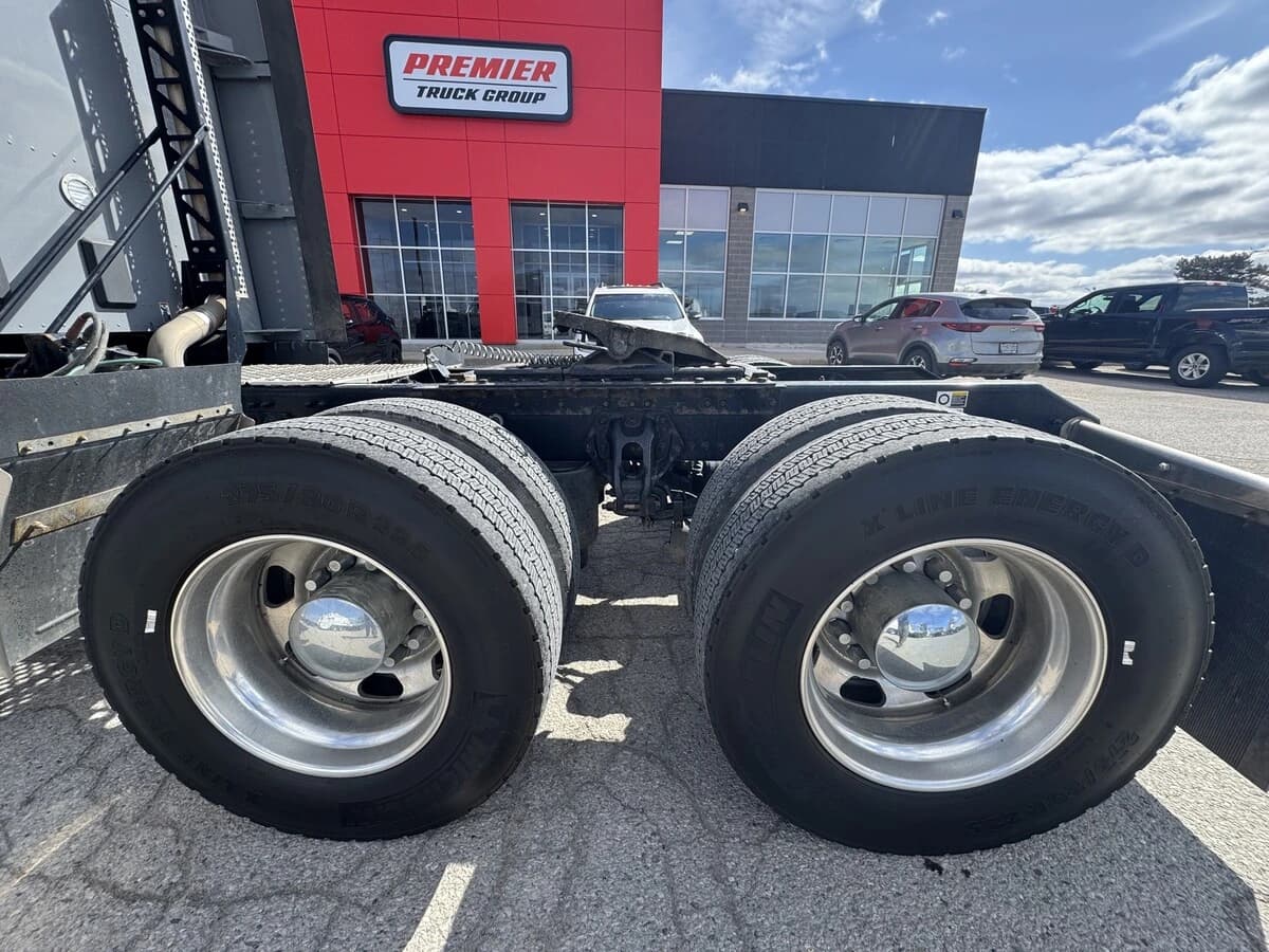 2023 Kenworth T680 — photo 10