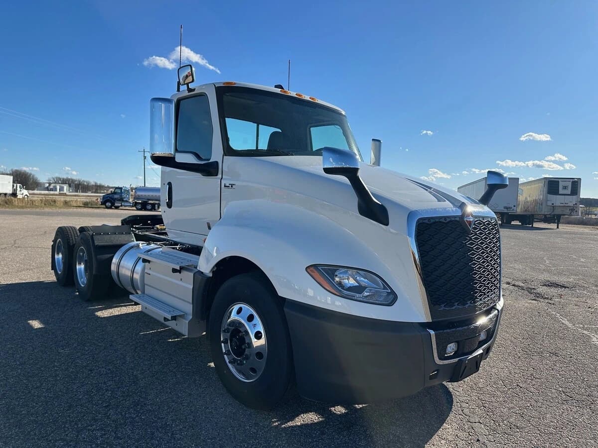 2026 International LT — photo 2